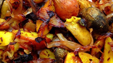 Pan-fried potatoes with browned onions