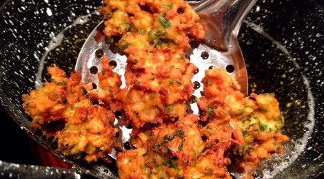 Spinach and Onion Pakoras